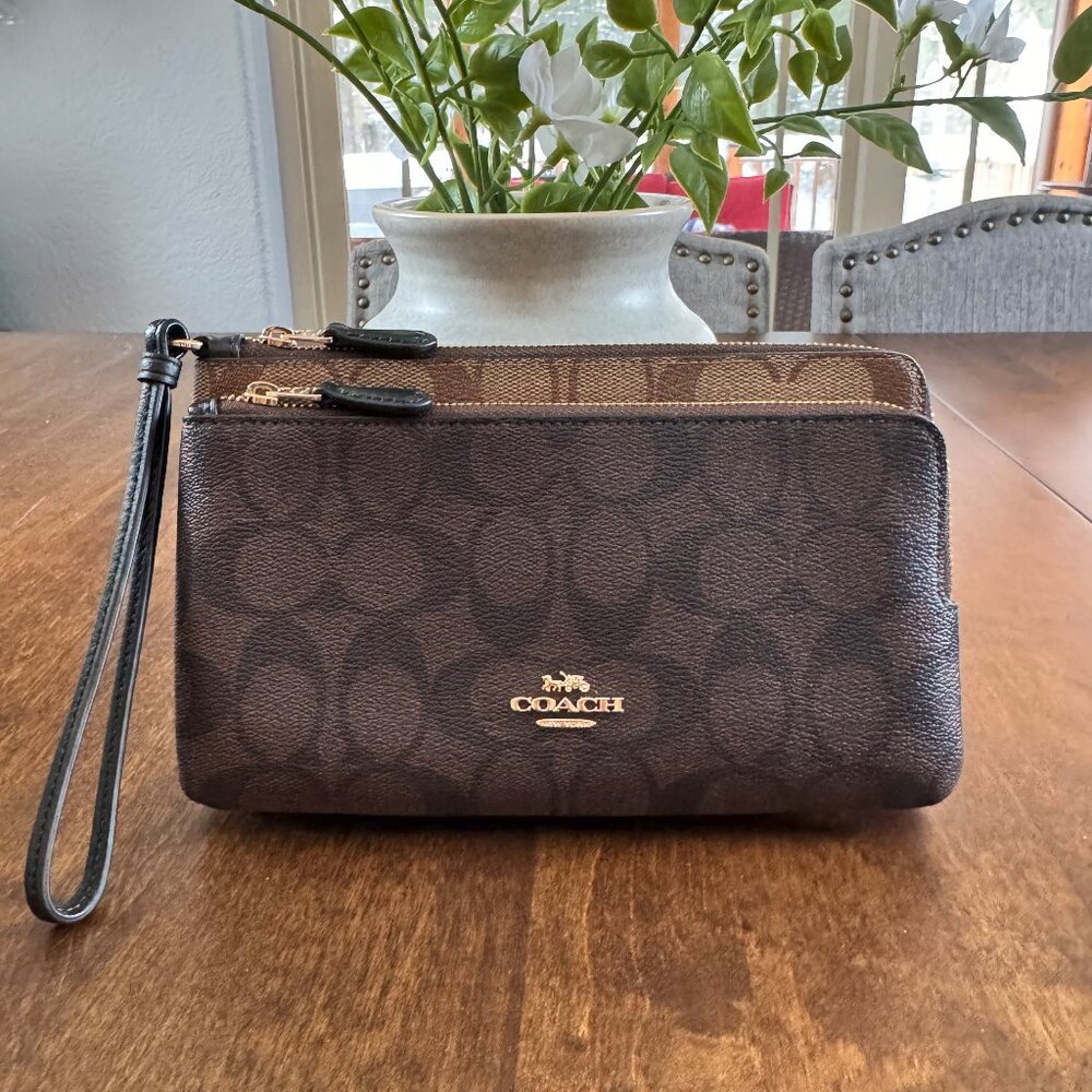 COACH Double Zip Wallet Wristlet in Blocked Signature Canvas Khaki / Brown 7313